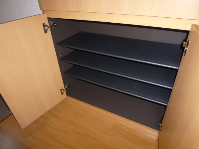 ＮＯＷ　ＬＩＦＥ　Ｂの玄関|シューズボックス