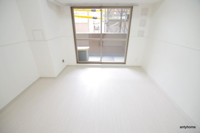 ローランズ（LOWLANDS）西天満の寝室