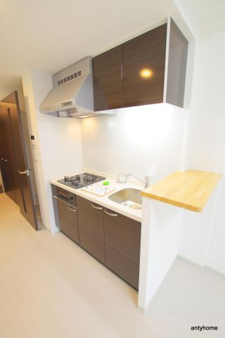 ローランズ（LOWLANDS）西天満のキッチン