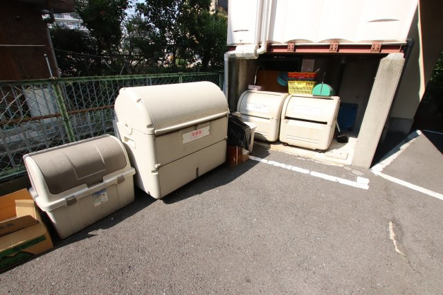 【その他共用部分】 | メゾン深井 | 敷地内ゴミ捨場
