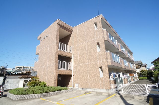 ガーデンハイツの外観