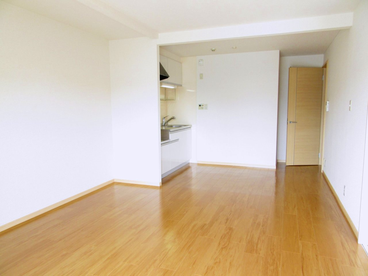 ガーデンハイツの居間・リビング