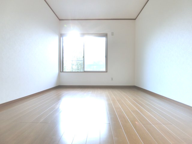 コーポ金剛グリーンタウンの洋室