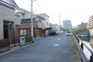 【前面道路含む現地写真】