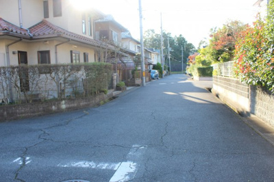 【前面道路含む現地写真】 | 大津市緑町27-16　中古戸建