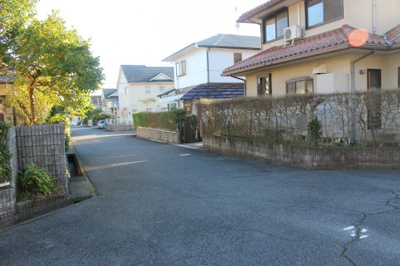 【前面道路含む現地写真】 | 大津市緑町27-16　中古戸建