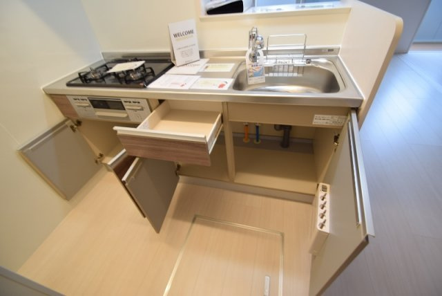 ヴァンフェリオＢのキッチン|キッチン下に収納あります