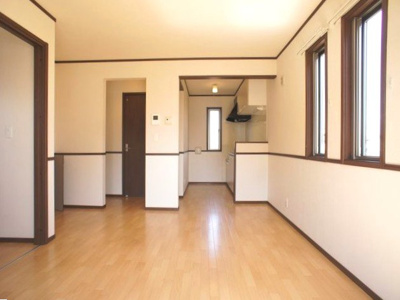 【居間・リビング】 | パルティールメゾンⅡ | ゆったりできるリビングです♪