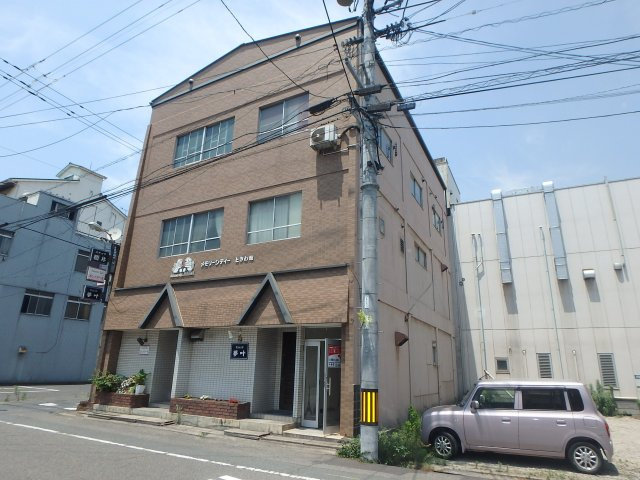 水島西常盤町　収益ビルの外観