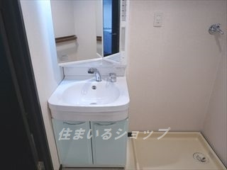 Ｋ-６の洗面所|２面鏡付きシャンプードレッサー