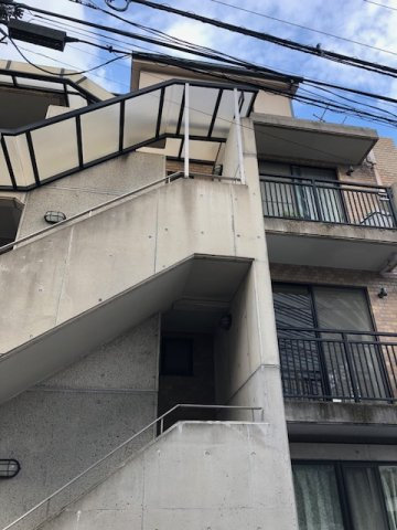 新宿区西新宿３丁目の事務所の外観