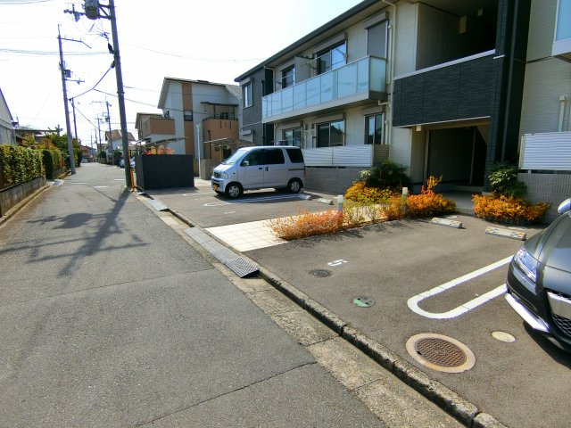 Groovin Life 匠の駐車場