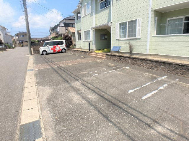 ノーブルハイツⅠの駐車場