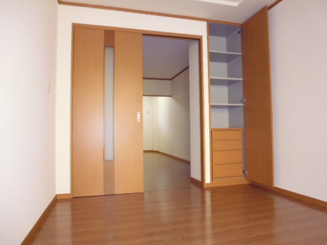 さくらガーデンの洋室