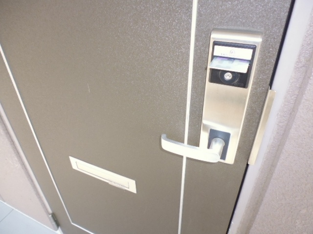 さくらガーデンの玄関|カードキー