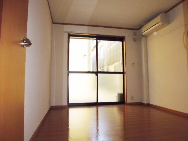 さくらガーデンの洋室