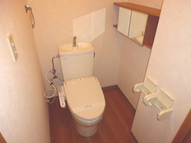 さくらガーデンのトイレ|シャワー付きトイレ