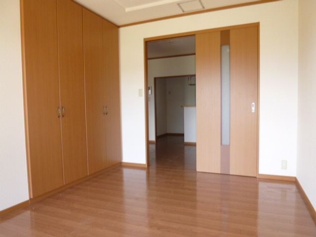 ブルトゥムの洋室|６.３帖