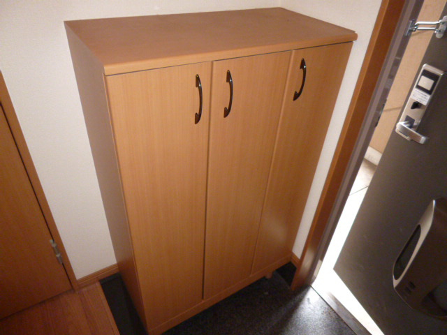 ブルトゥムの玄関|シューズボックス