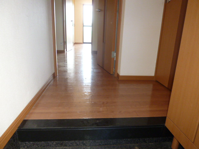 ブルトゥムの玄関