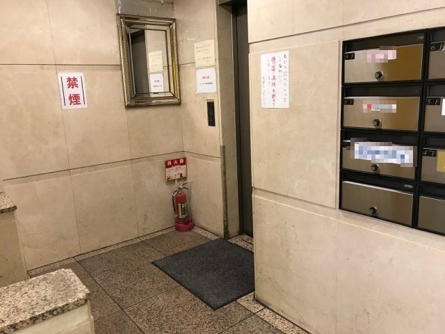 大宮あづまビルのエントランス