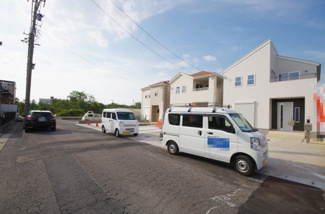 【前面道路含む現地写真】 | 9号棟　現地（2018年8月）撮影
前面道路は南側約6.47m公道。 