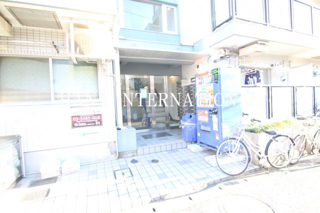 サンライズ市川のエントランス