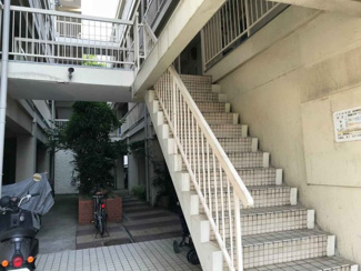 【外観】 | 本物件は２階部分です。
