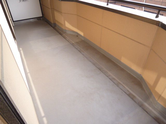 アルファのバルコニー