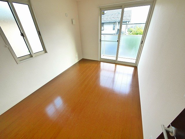 アウスレーゼ　Ａ棟の洋室|ゆったりした洋室です