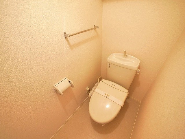 アウスレーゼ　Ａ棟のトイレ|ゆったりとした空間のトイレです