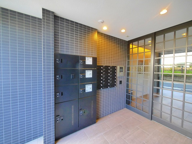 Dekalb（デカルブ）のエントランス|清潔なエントランスです