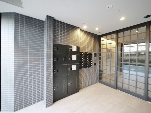 Dekalb（デカルブ）のエントランス|清潔なエントランスです