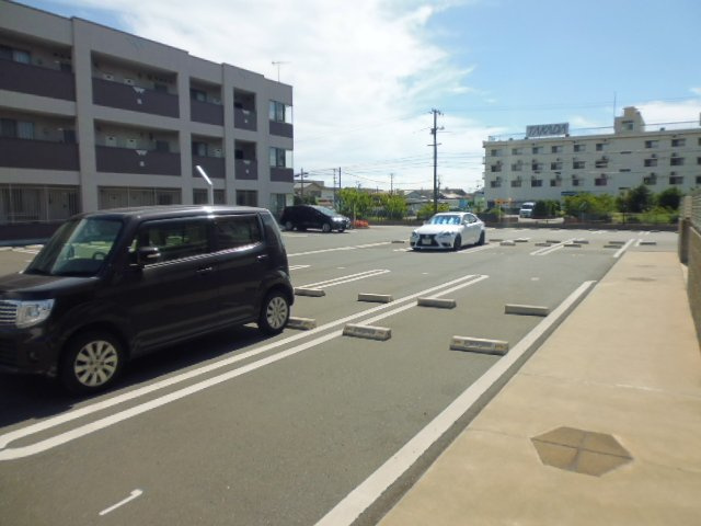 サンライズ亀甲Ⅲの駐車場