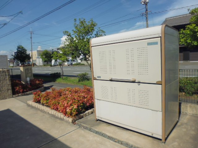 サンライズ亀甲Ⅲのその他共用部分|敷地内専用ゴミステーション