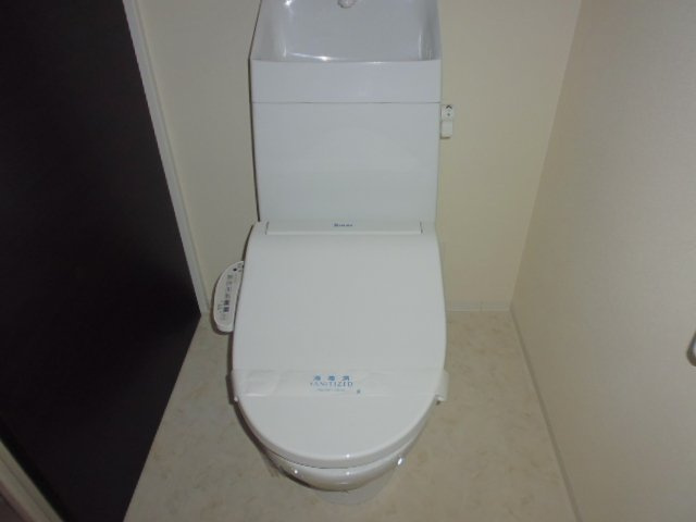 サンライズ亀甲Ⅲのトイレ|温水洗浄便座