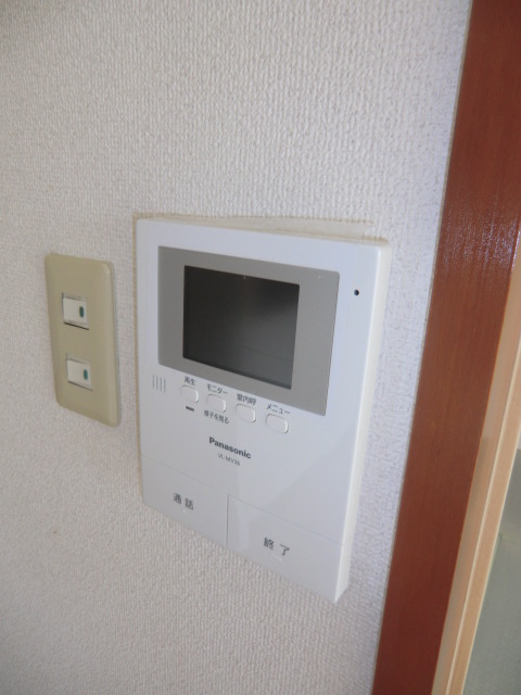 新大阪ファミール西館のセキュリティ|モニターフォン