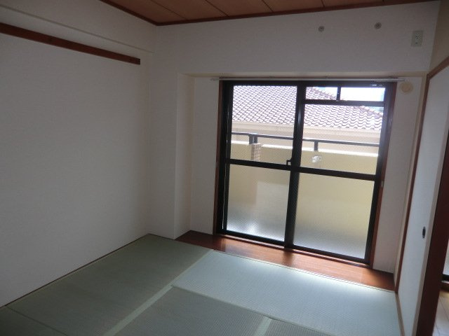 新大阪ファミール西館の寝室