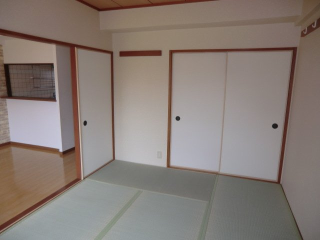 新大阪ファミール西館の寝室