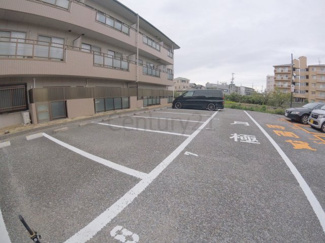 【駐車場】