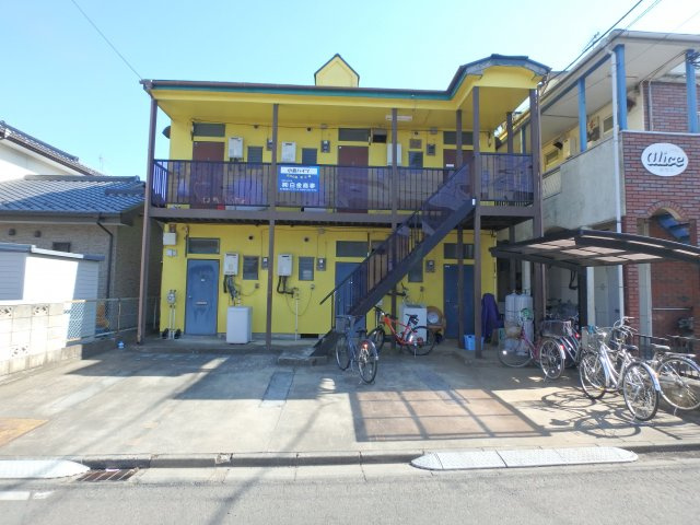 小島ハイツの外観