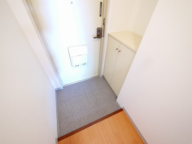 杉ヶ町ビルの玄関|明るい玄関です