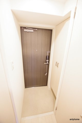 エスリード京橋グレイス　仲介手数料無料の玄関