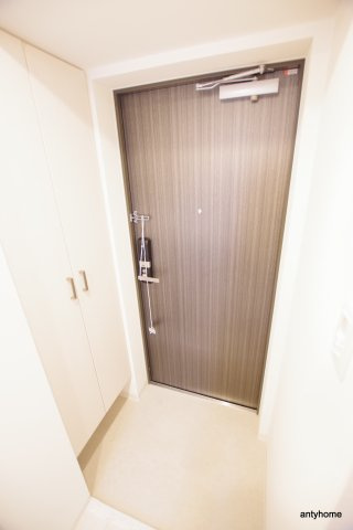 エスリード京橋グレイス　仲介手数料無料の玄関