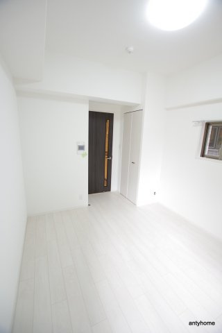 エスリード京橋グレイス　仲介手数料無料の居間・リビング
