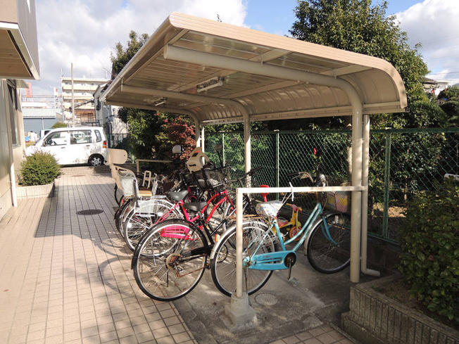 【その他共用部分】 | フラワーヒルまつもと | ☆屋根付き駐輪場☆