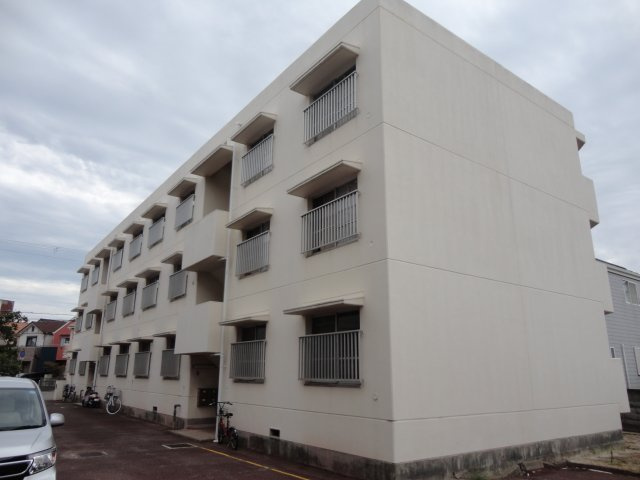 第2イワサキビルの外観