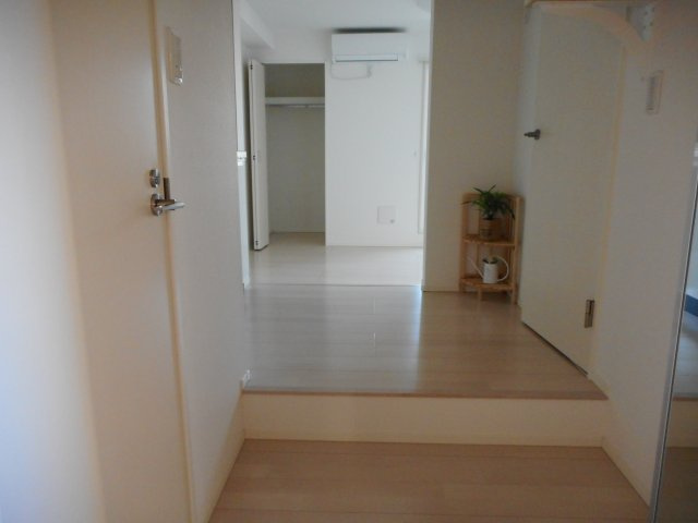 CFハイツ小岩の玄関