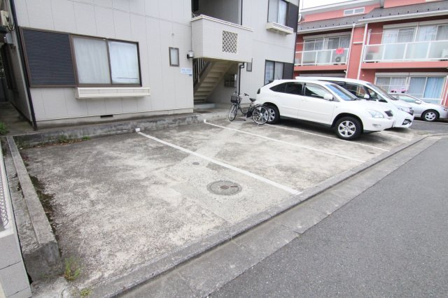 アミメゾンの駐車場