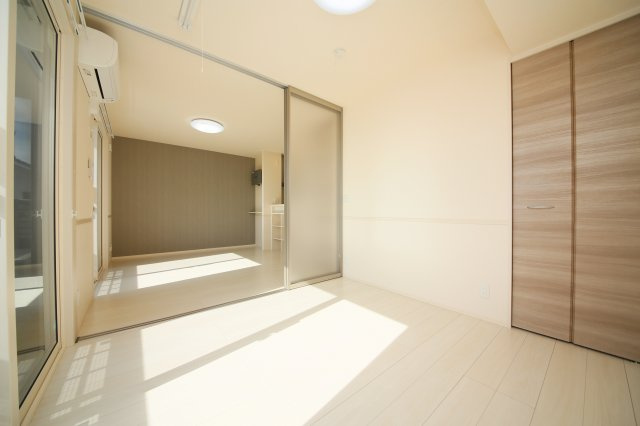 ルミエールASUKAの洋室